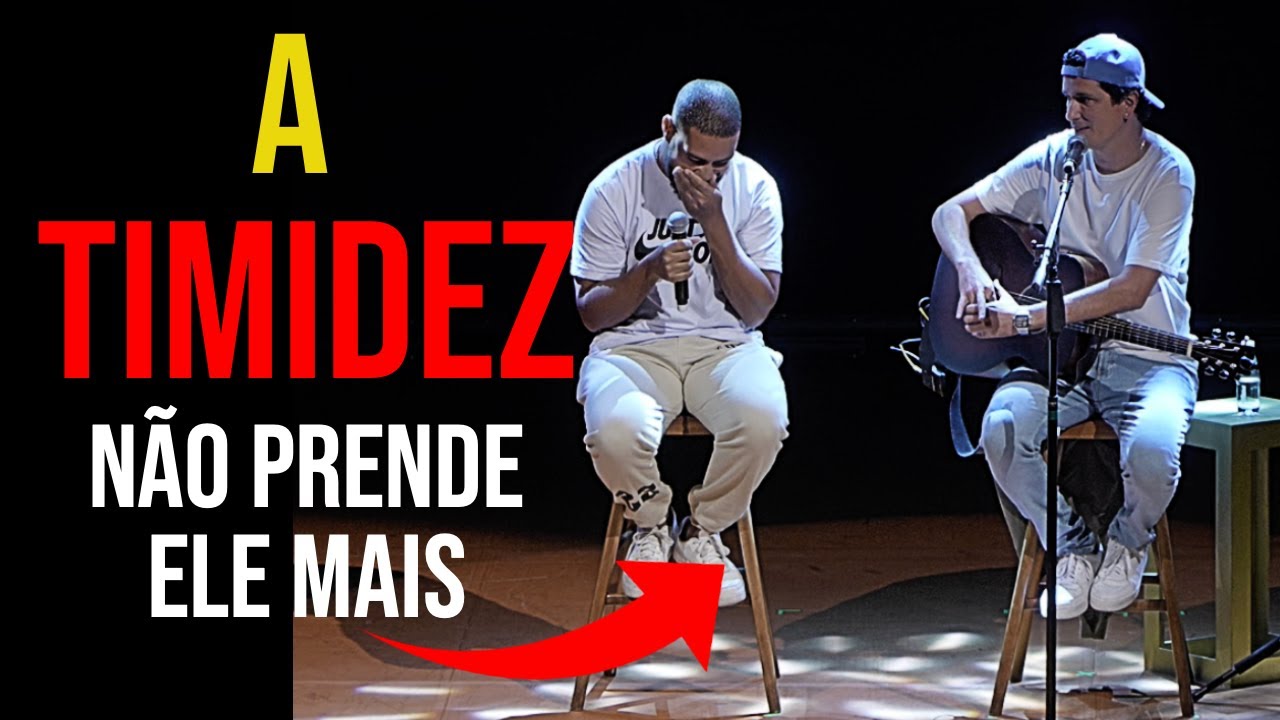 ELE VENCEU A TIMIDEZ E SUBIU NO PALCO