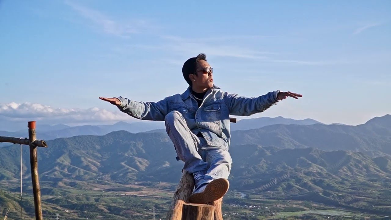 T&ugrave;ng TeA - Thằng Boy B&ecirc;n Trong Anh [Official MV]