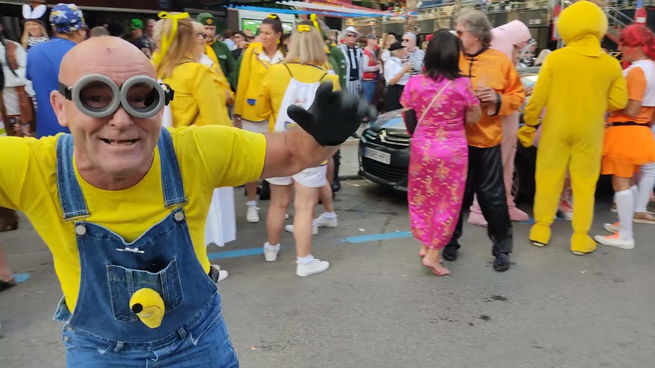 BENIDORM 🇪🇦 START OF FANCY DRESS FESTIVAL 17 NOVEMBER 2022 SPAIN