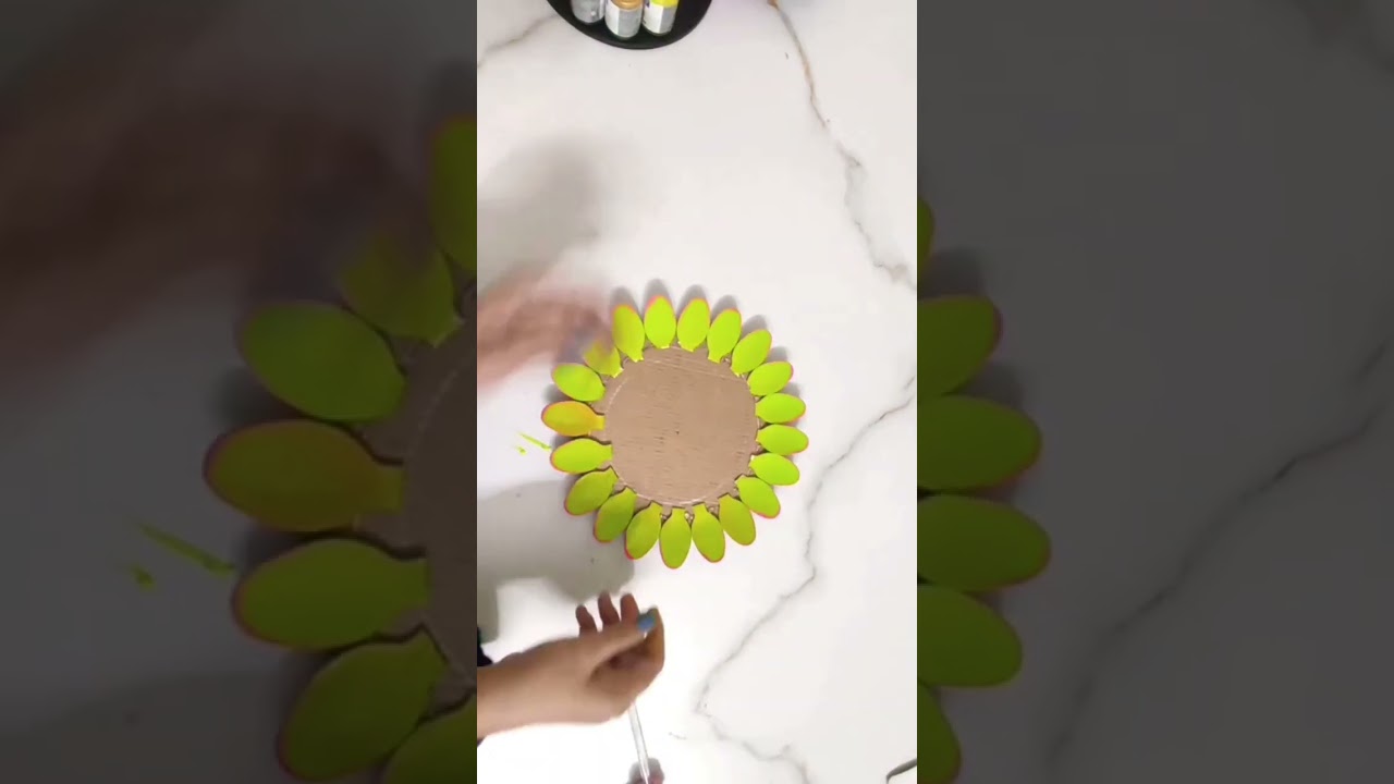 Amazing Flower Wall Decor from Waste Material 😍 | DIY Craft 