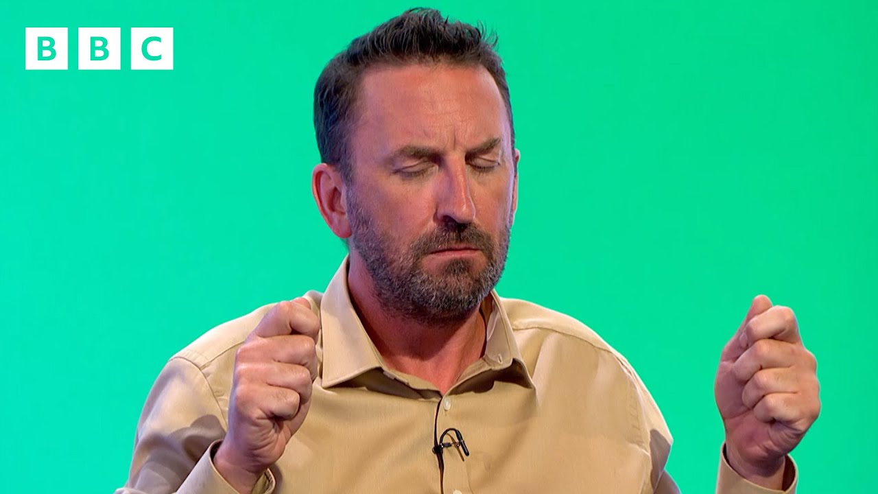 Lee Mack's Banana Switcheroo! | Would I Lie To You?