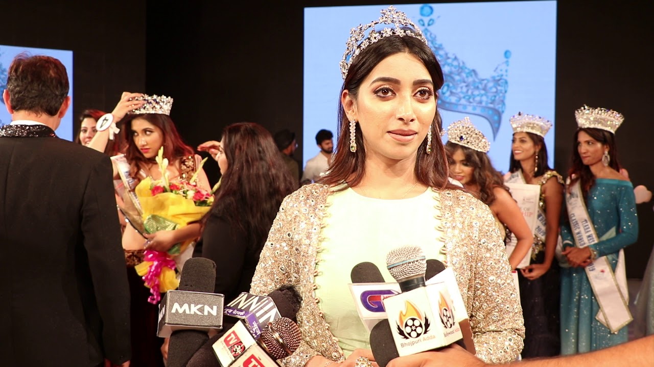 Heena Shaikh speaks at final of Tiara Miss and Mrs India