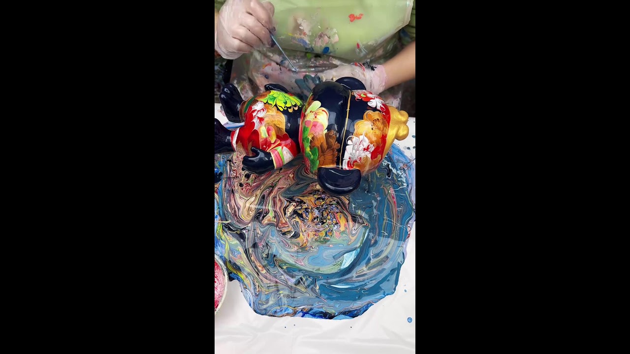 Satisfying Color Flow on Animal Toys｜流れる色が美しい流体アート 2026-03-13 18:29:50
