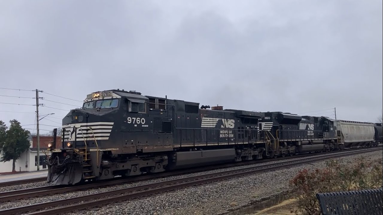 Dash-9 NS 9760 LEADS manifest 373! Austell. 1/3/2026 10:55 AM