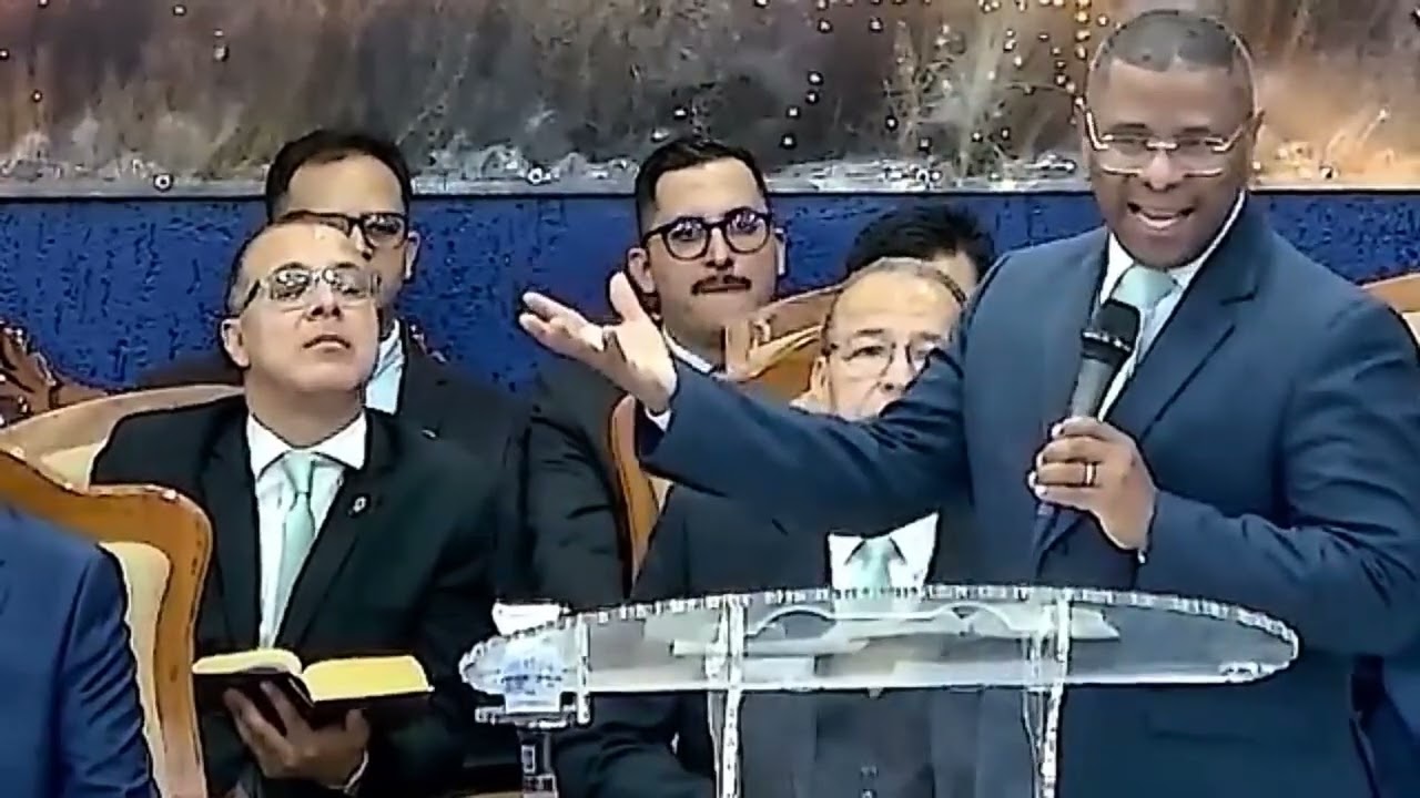 EM JESUS NUNCA TEM FALTA - PR. OSIEL GOMES 
