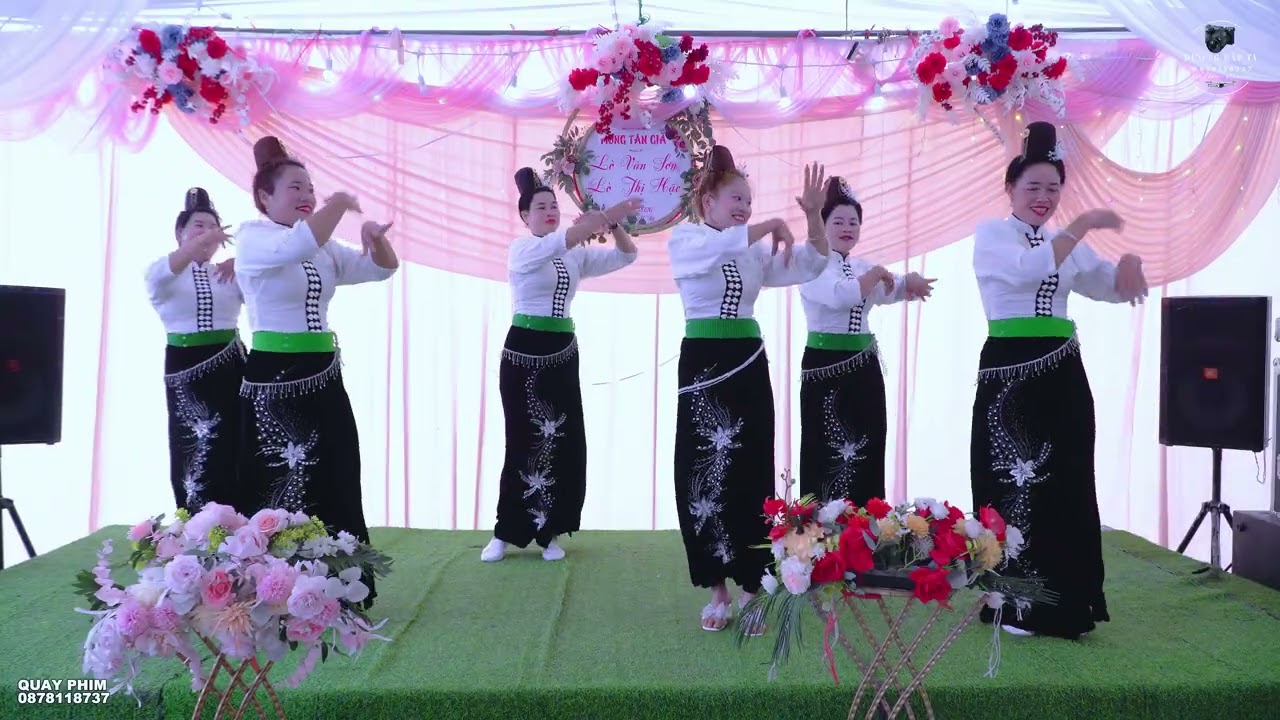 VŨ ĐIỆU XUÂN VỀ TRÊN BẢN EM DO ĐỘI MÚA BẢN BÓ GIÁNG TẠI LMTG [ LÒ VĂN SƠN - LÒ THỊ HẶC ] TẠI BẢN CỦ