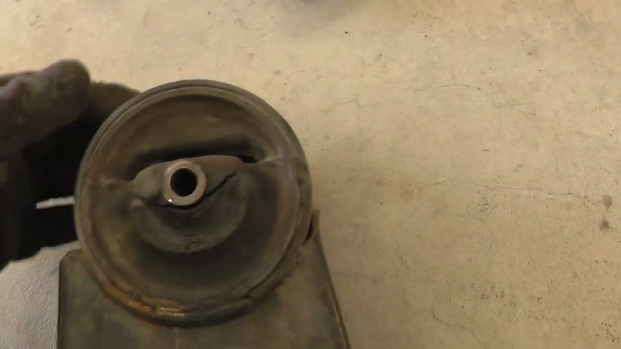 2003 Nissan Maxima front engine mount replacement
