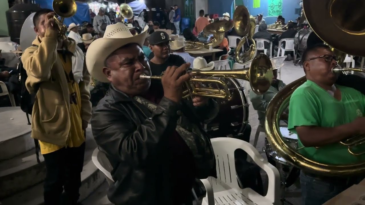 QUE SENTIMIENTO TAN MÁS PROFUNDO le PONEN estos SEÑORES de CAHUATACHE Me hierve el alma y el corazón