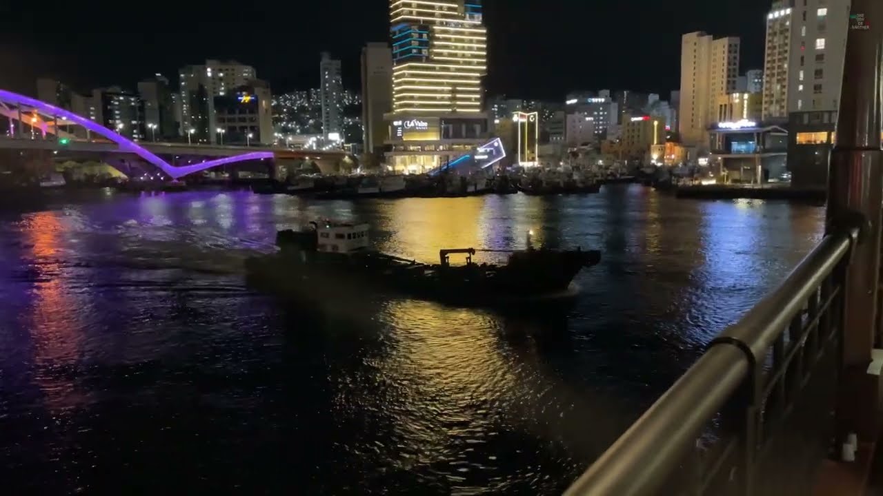 Walking in Daegyo Dong, Busan - South Harbor is Huge - South Korea Night Walk New Impressions