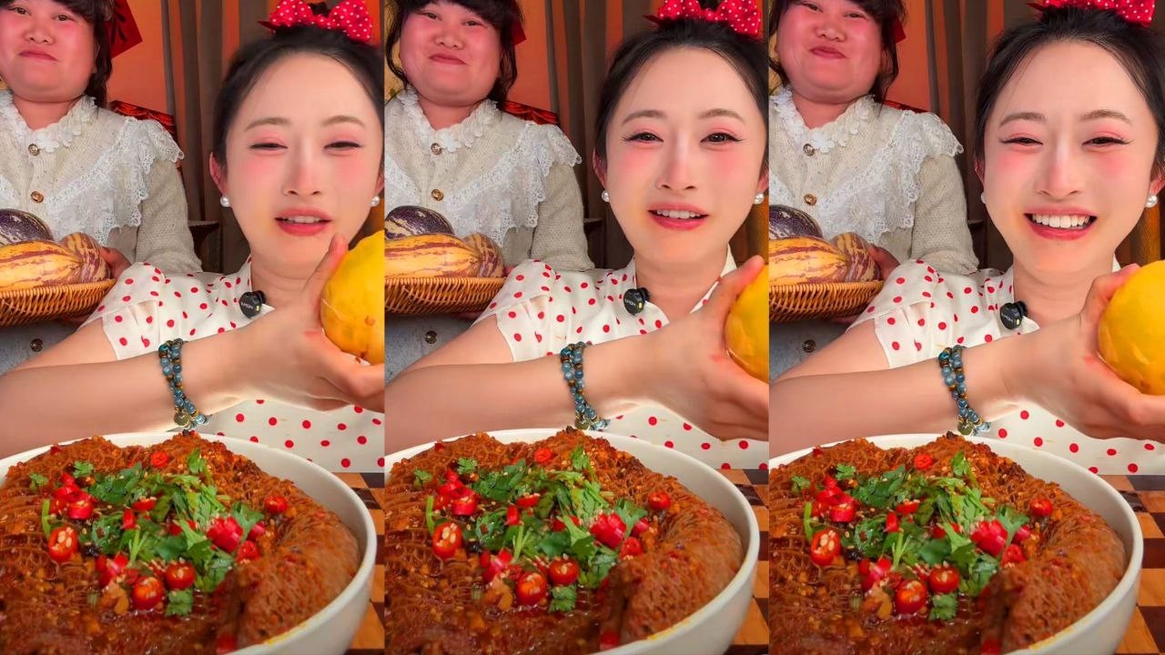 Chinese Spicy Mukbang: Eating Giant Pepino Melon & Spicy Tripe/Noodles ASMR!