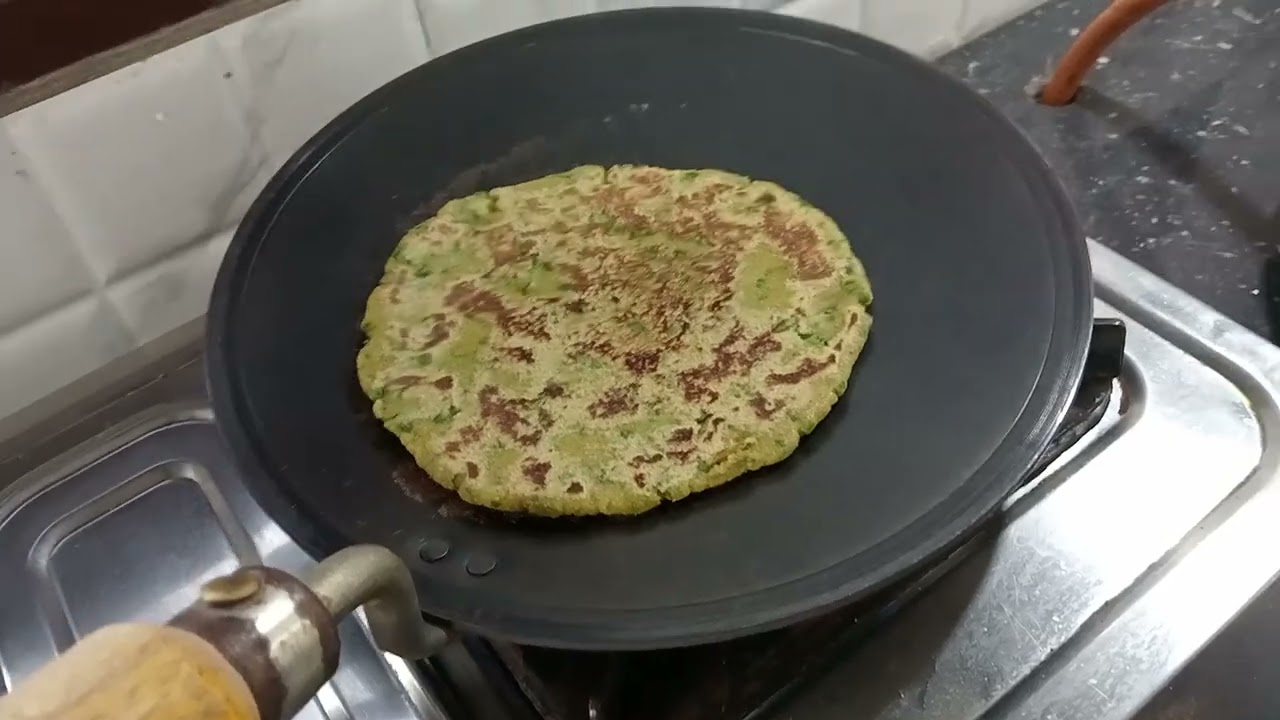 Maki dee roti ਮੱਕੀ ਦੀਆਂ ਰੋਟੀਆਂ ਪਕਾਈਆਂ 