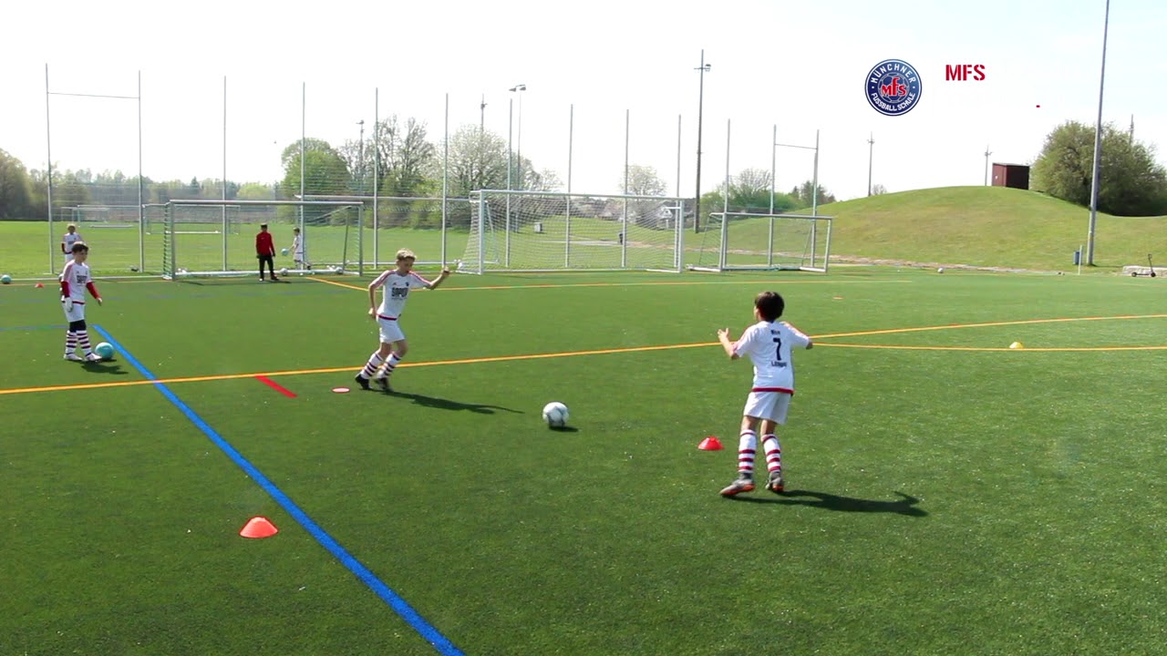 Fußballtraining - Doppelpass und Sprint