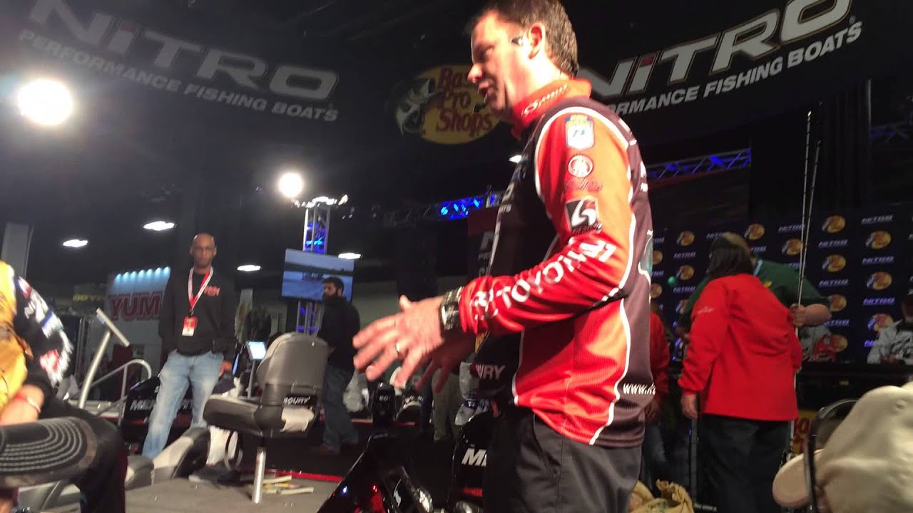 Kevin VanDam Shows off the Nitro Z21 - Part 1