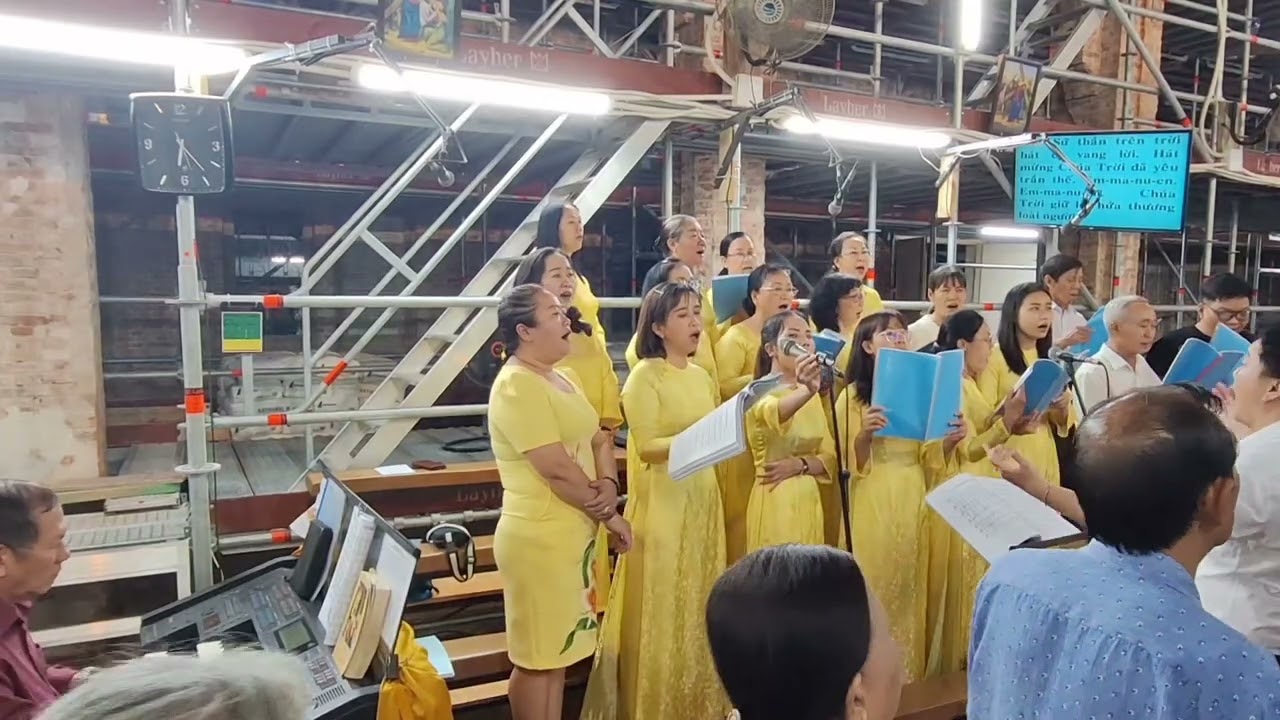 Câu Chuyện Nửa Đêm  (Phùng Minh Mẫn) - Ca Đoàn Mẹ Lên Trời Giáo Xứ Gia Định.