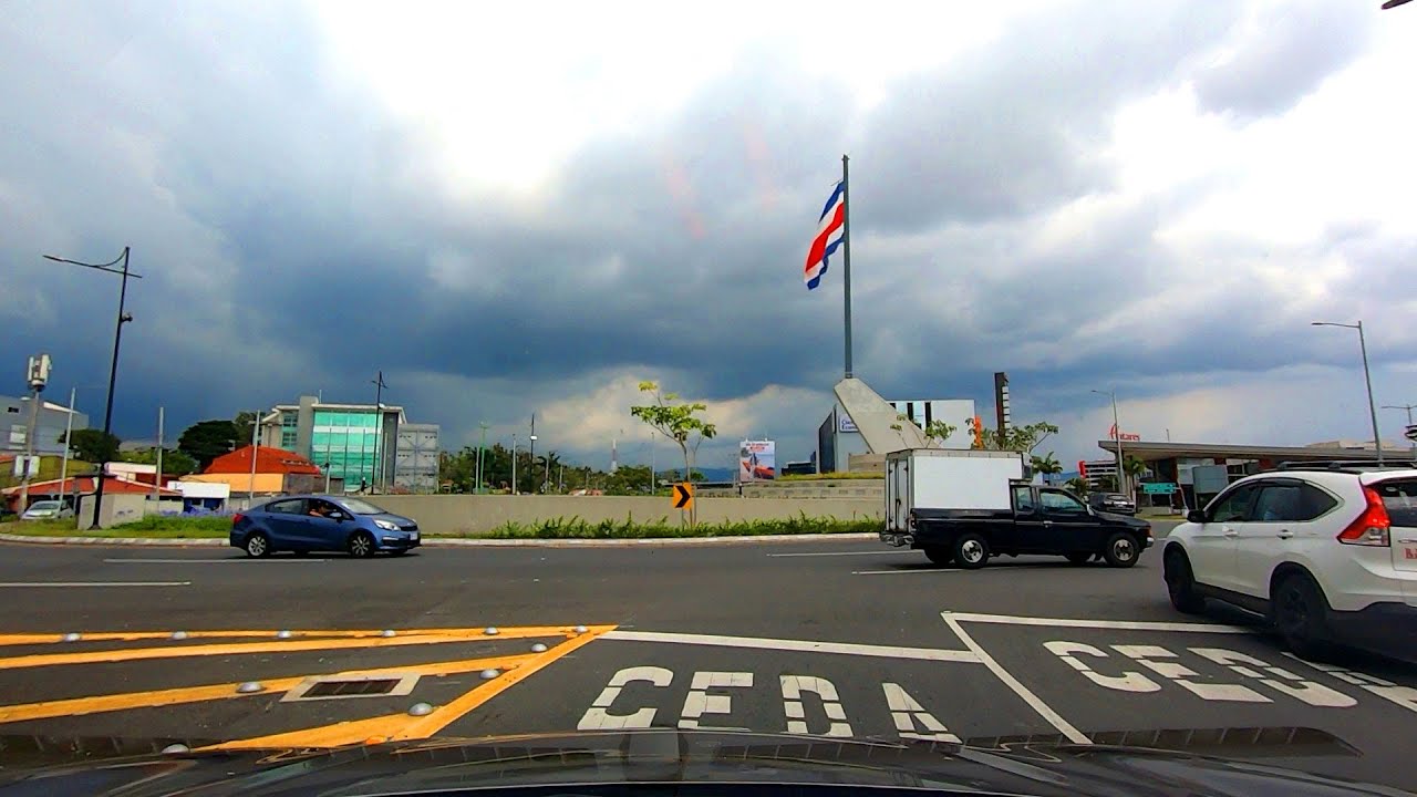 COSTA RICA | Walmart de Guadalupe, Rotonda de la Bandera - Barrio Dent San Jose