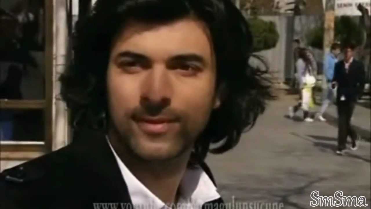 حاجه مستخبيه 