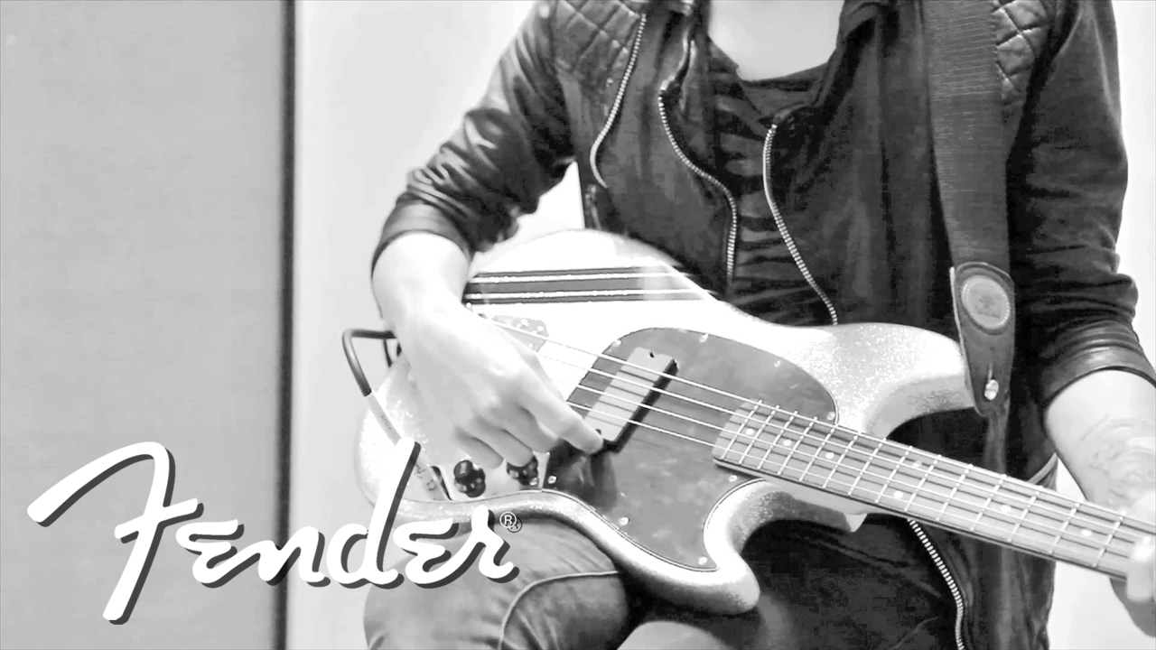 Майки Уэй о своей бас-гитаре Squier Mustang | Fender