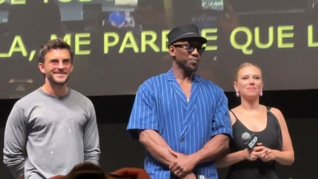 2025 JURASSIC WORLD RENACE - CCXPMX25 - elenco y director