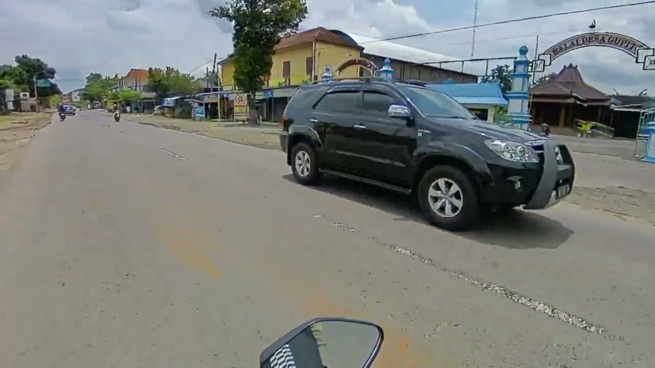 Menyusuri Jalur Sukoharjo-Wonogiri/ Jalan Lurus Tanpa Ada Belokan