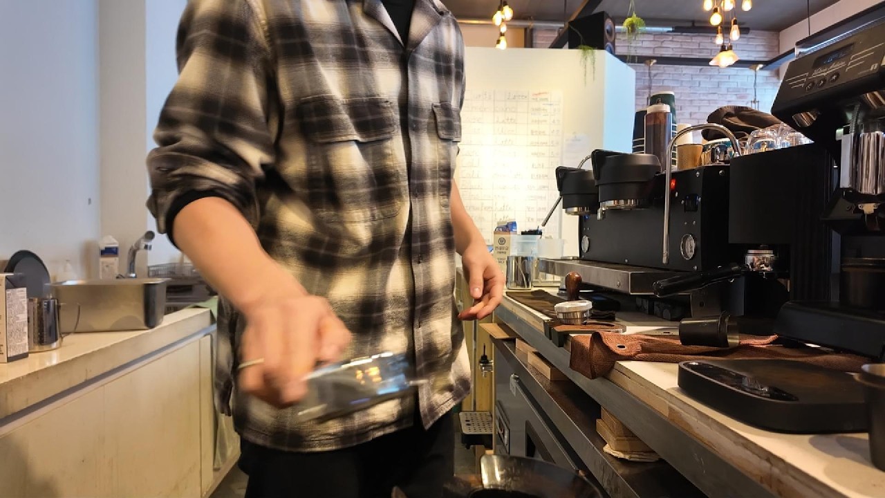 Lunch Time Coffee Shop Sounds for Working from Home ☕ Light Chatter & Cups