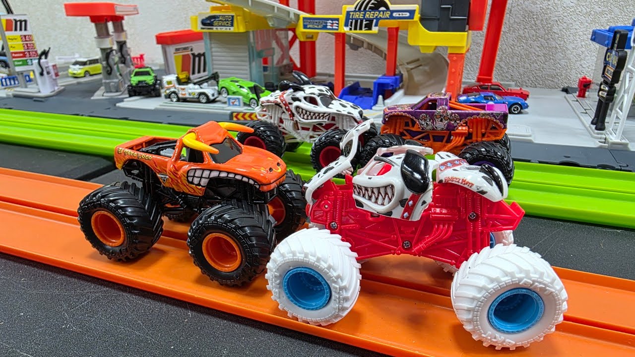 THE VALENTINES DAY MONSTER TRUCK RACE! HAPPY HEART v BROKEN HEARTS!