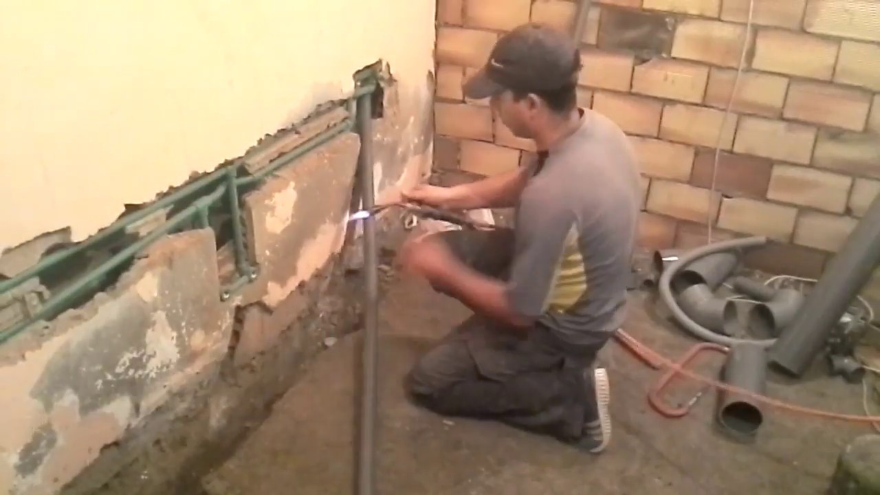 ج1    how to install  sewage pipes  pvc  ا لطريقة الافضل والاجمل لتنفيد الصرف الصحي الطريقة المغربية