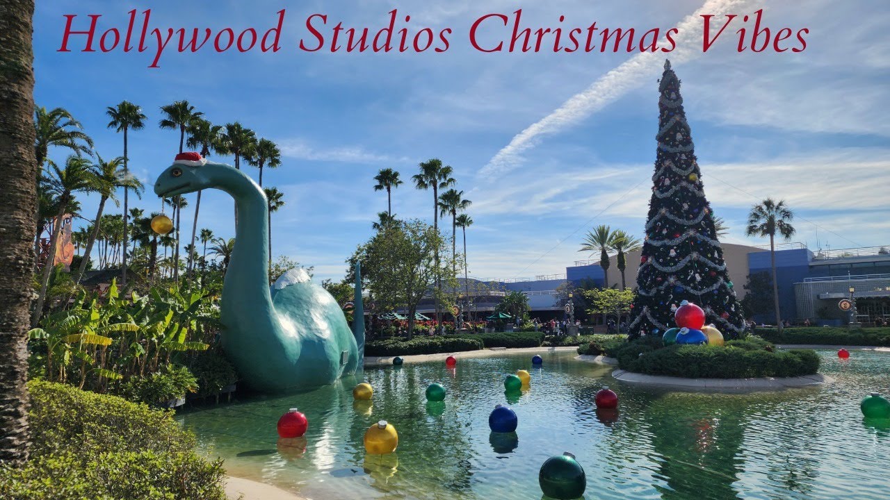 Disney World Hollywood Studios Christmas/Holiday Vibes (Day and Night) 2025 | 4K