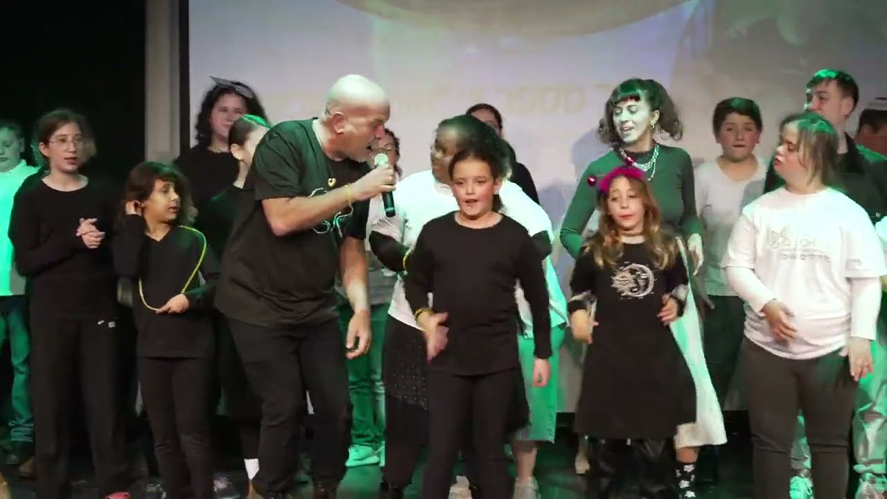 ״ואנחנו שרים ! ״ - ישראל כסיף ,אמיל קים ולהקת קול המלאכים  (מתוך פסטיבל שירי מלאכים )