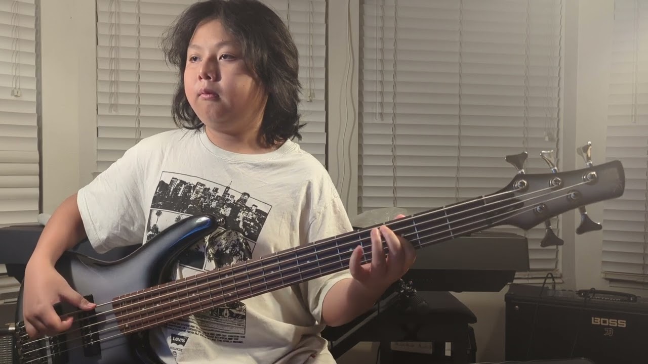 Scorpions "I'm Leaving You" Bass cover by 12 yo. 