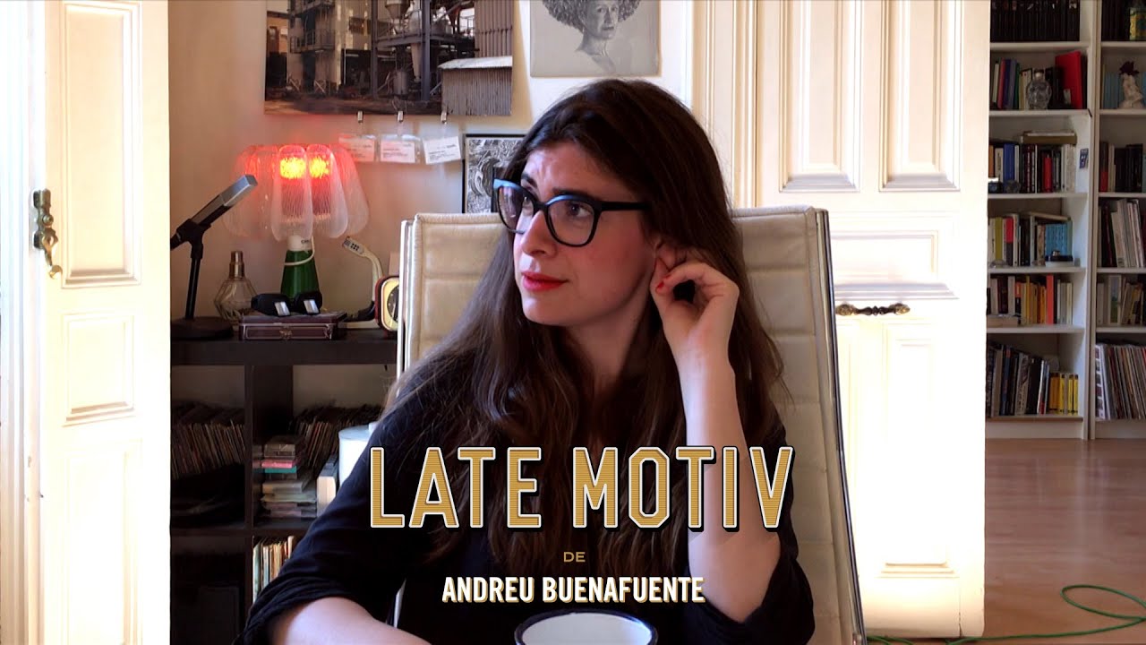 LATE MOTIV - Isa Calderon. De reviews a entrevistas fuertecitas | #LateMotiv105