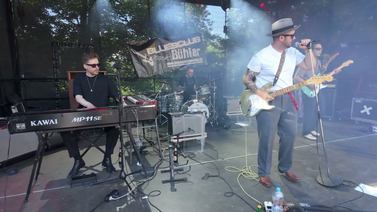 The Bluesanovas (01)