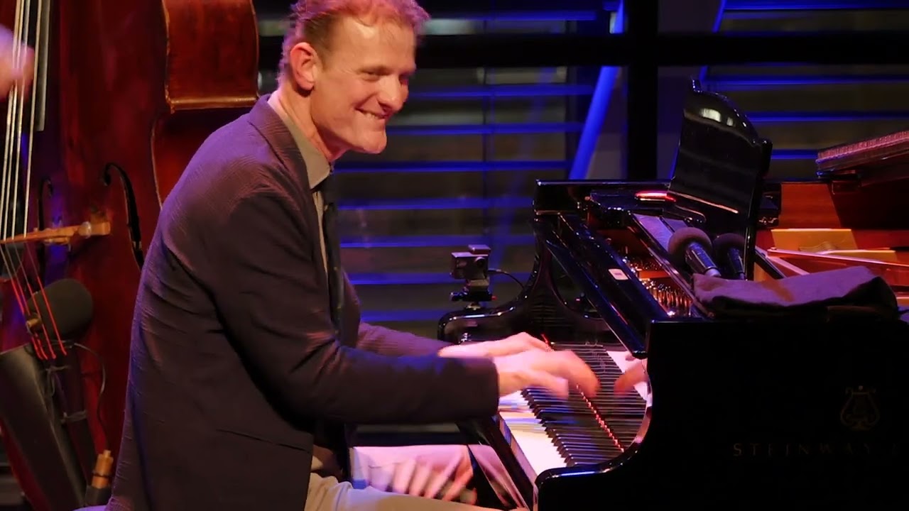 Flight of the Bumblebee (quick) - Rimsky-Korsakov | Trio Peter Beets ft. Greg Hutchinson