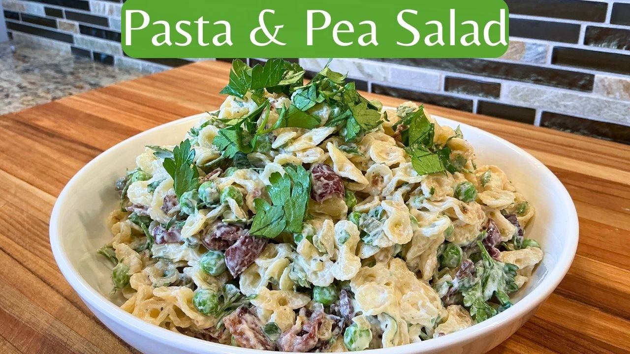 Бекон, каперсы и оливки делают этот салат из пасты моим новым любимым!