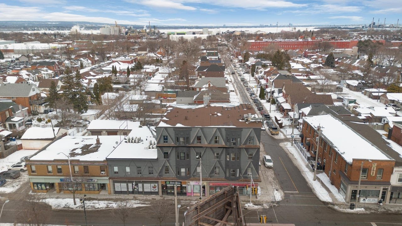 339 Barton St E, Hamilton, ON