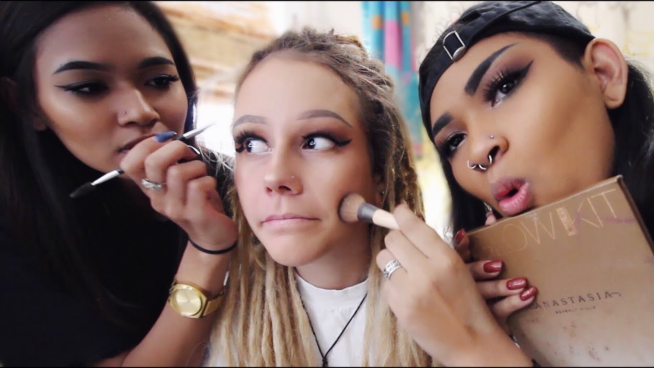 my twin sisters do my makeup 💋