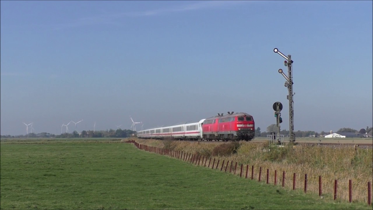 Historischer Bahnverkehr auf der Marschbahn! Oceanblau/Beige lackierte 218 vor'm Shuttle