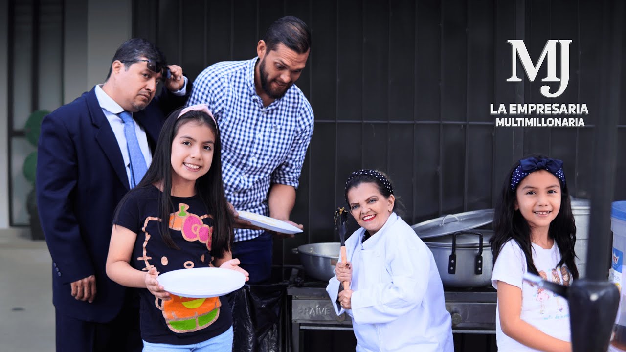 Le negaron vender comida en su barrio, sin saber que ella era la dueña de la sazón.