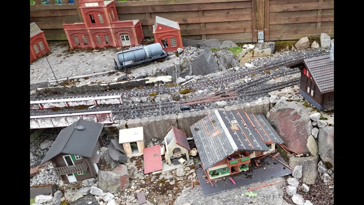 Dieters Gartenbahn 2025, Das braucht keiner !!
