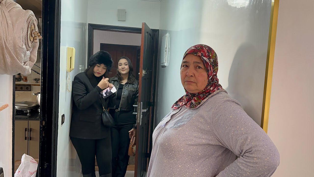 أيمان وامينة امي تيغوت جا ابي من خدمة يجري 🏃 وقعات كارتت امينة هربت فاتي متخاف😡