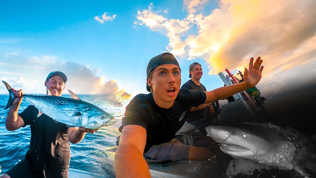 EXPLORING Fraser Island, Big Shark Capture & a perfect afternoon (Robinson Brothers) ep57