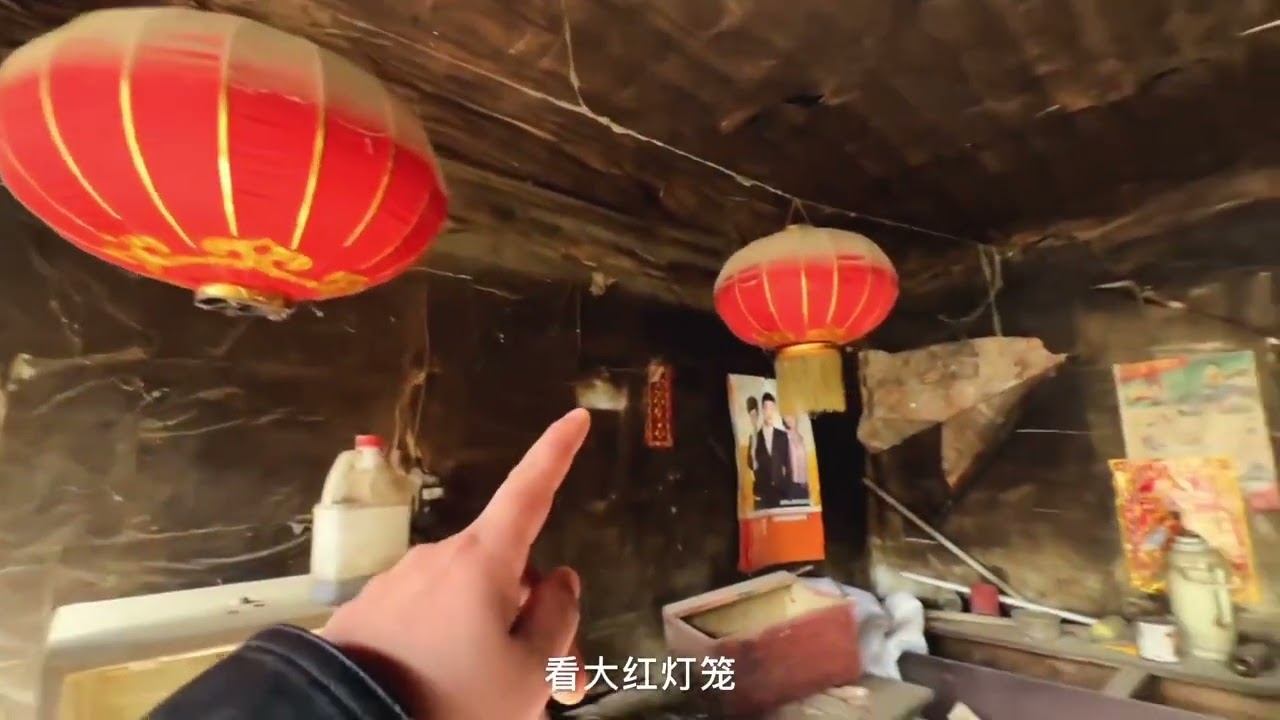 #探秘 村中被封印的房子到底有什么？视频后段那个镜子寓意又是什么？#户外探险 #城市探险 #旅行大玩家 #五一就是玩儿
