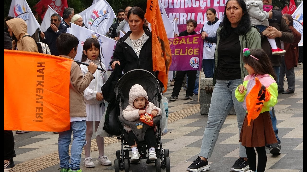 Hopalı Eşkıyalar polis barikatına karşı direndi