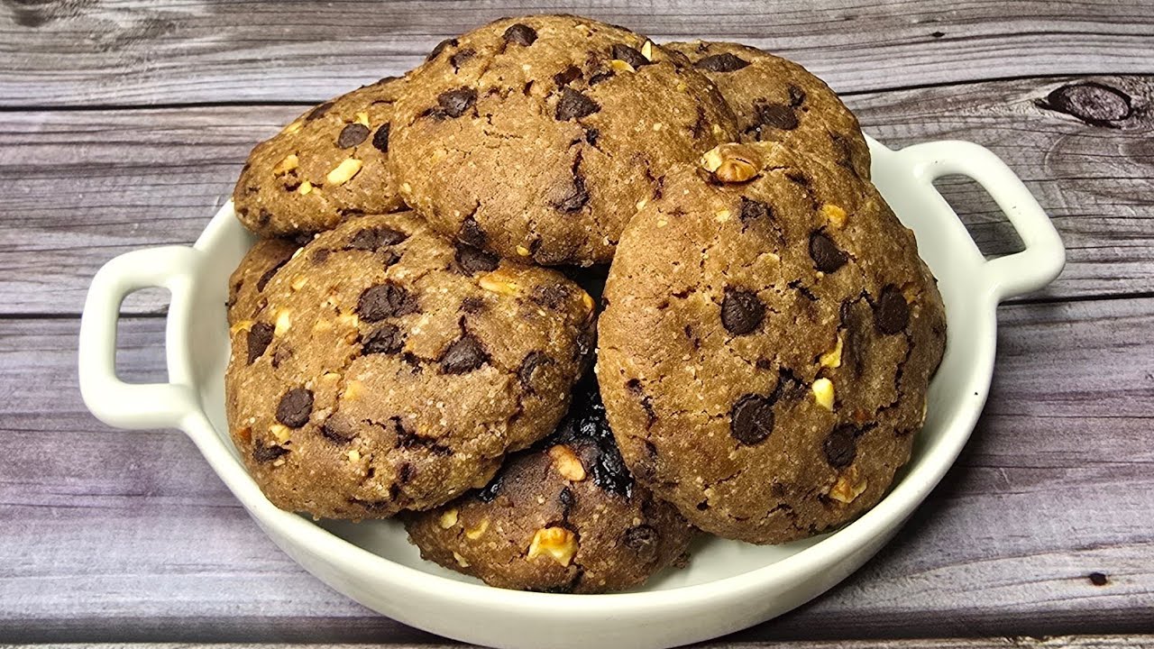 Warm Fresh Melty Chocolate Chips Cookies | Bakery Style Homemade Chocolate Cookies|The Flavour Lab❤️