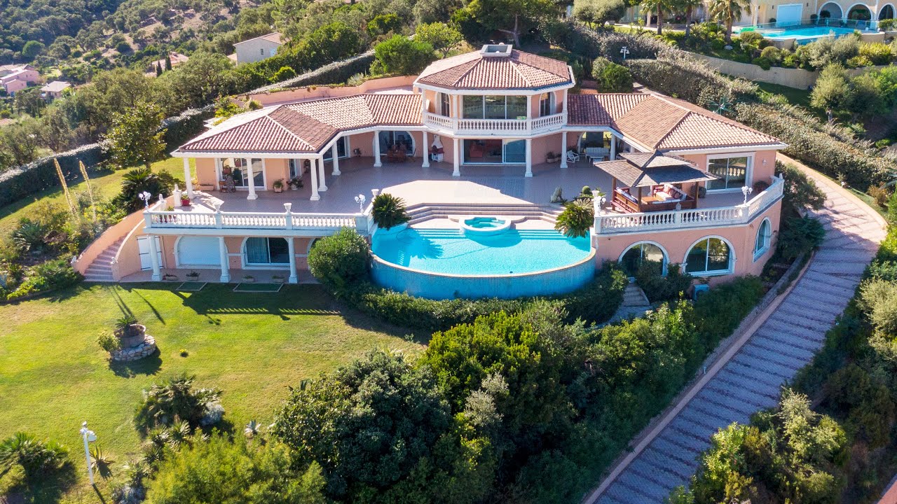 Villa de prestige dans la baie de ST RAPHAËL