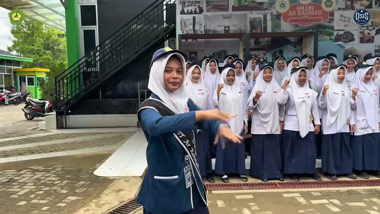 Upacara Bendera Hari Senin Perdana Putra & Putri di Kampus 2 👌