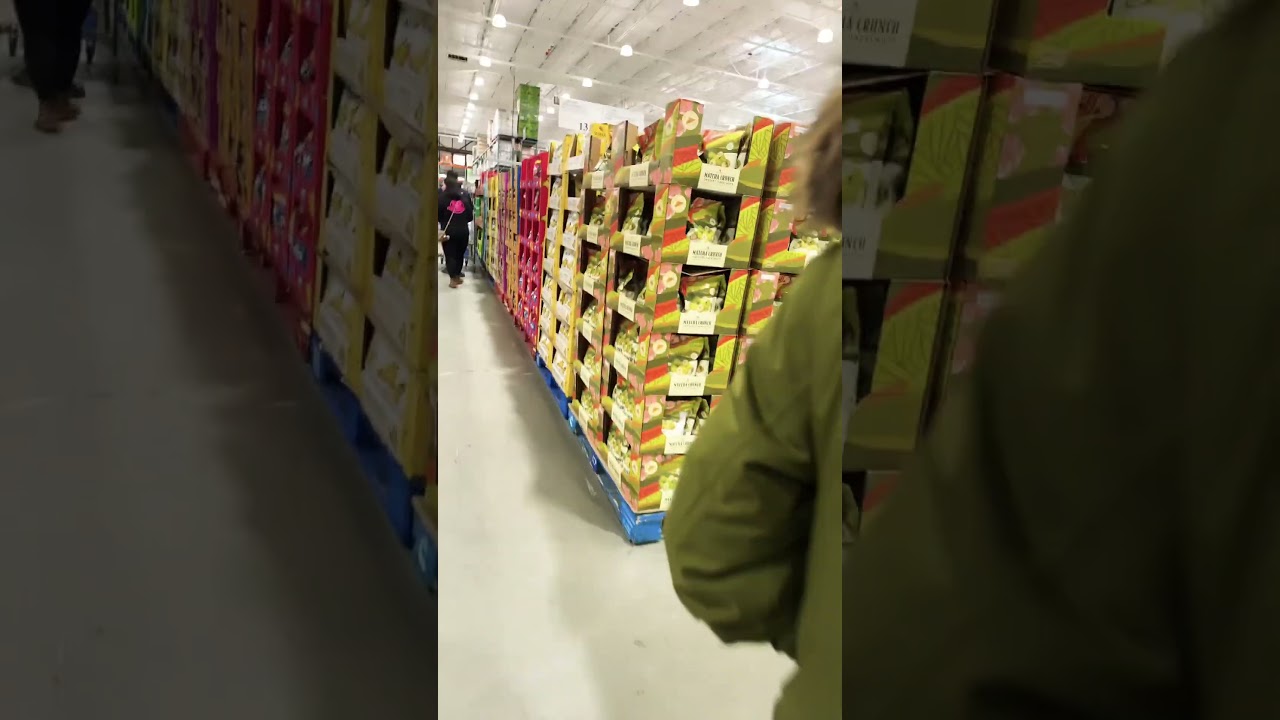 Милые девочки идут за продуктами в Costco 🛒 Большие тележки, широкие улыбки! #МаминаЖизнь #Поездк...