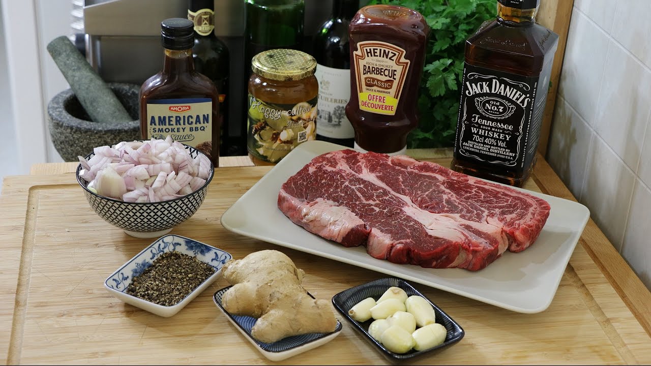 Basse côte de boeuf grillée, sauce BBq au Jack Daniels, oignons confits