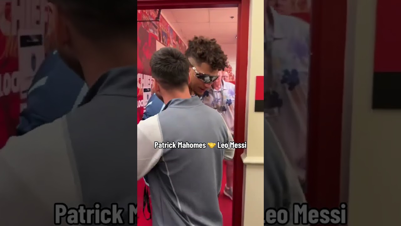 Two legends meeting at Arrowhead Stadium 🤩