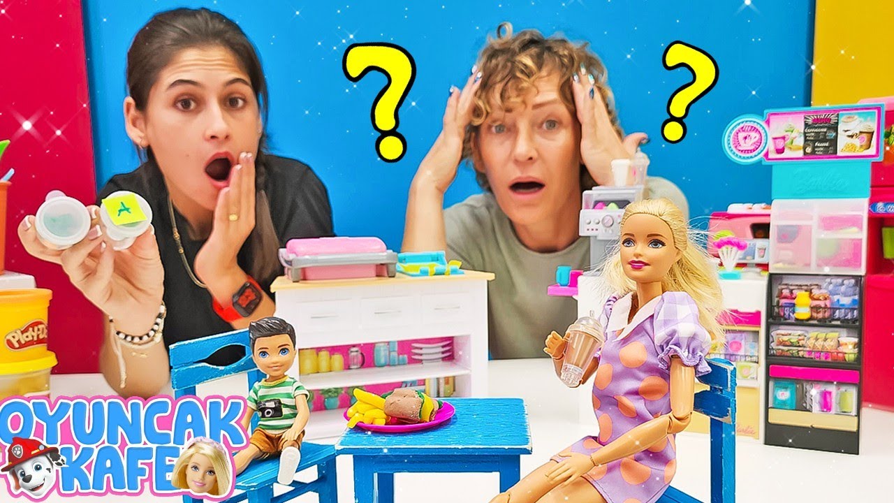 Oyuncak kafe - Olamaaaz! Barbie'nin oğluna yanlışlıkla acı biber veriyoruz. Çocuk videoları