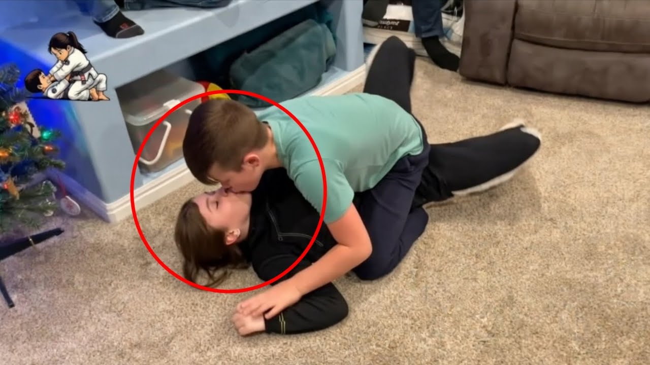 Girl vs boy Grappling 👩# wwe #combatsport #mma #bjj mixed wrestling 